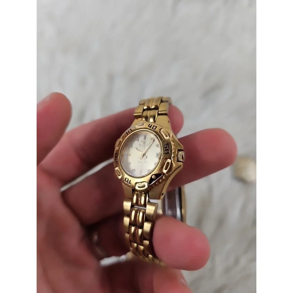 4 Super rare Vintage Bulova Watches - For Parts And Repairs - 15 JEWELS
